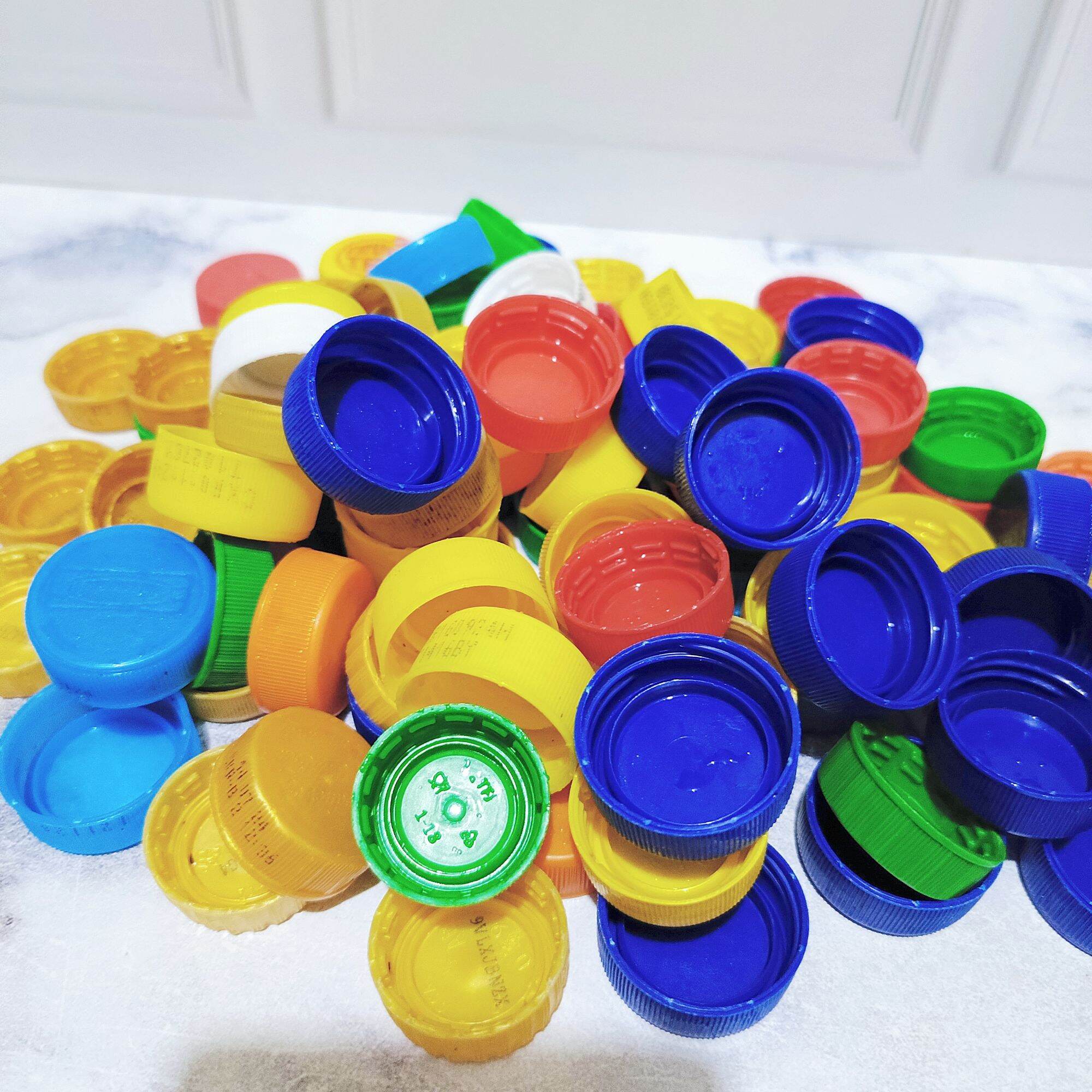 Tutup Botol Aqua